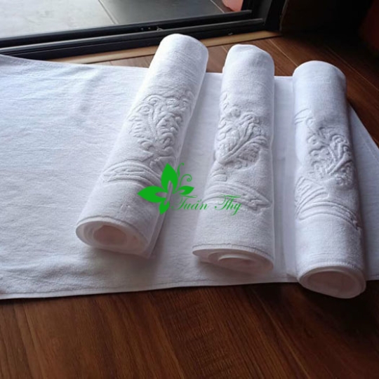 khăn tắm trắng dệt logo